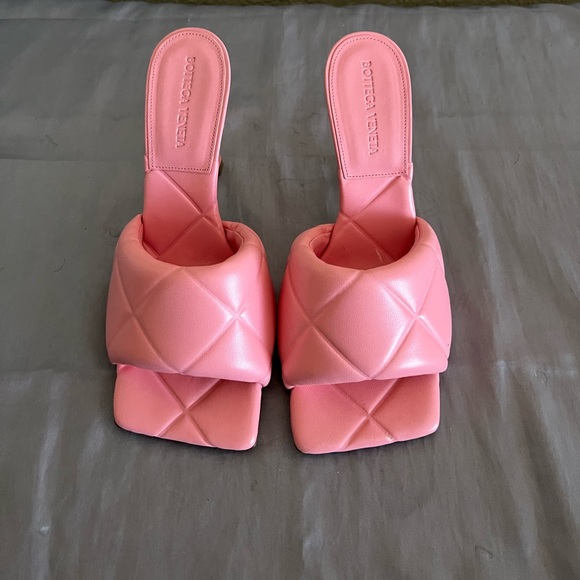 Bottega Veneta Shoes - Bottega Veneta Lido Pink Quilted Slip On Sandals Shoes 38.5 STUNNING
